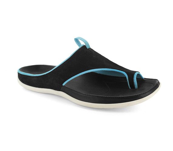 Strive Tigua - Women\'s Sporty Arch Support Sandal - Black Nubuck - Angle